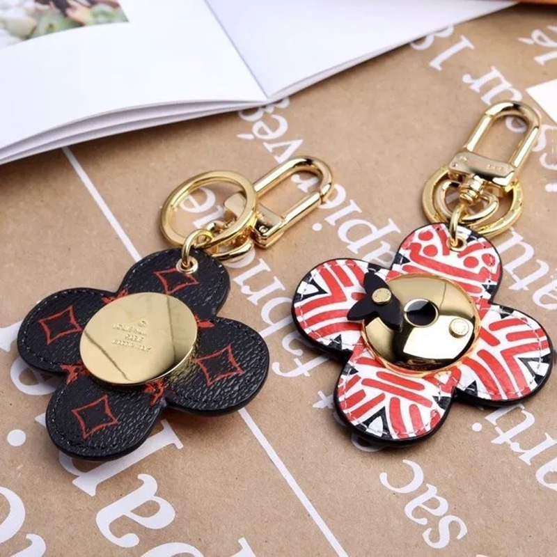 Keychain old flower black and red double-sided designers keychains clover florals bubble leather keychain couple floral high quality key chain