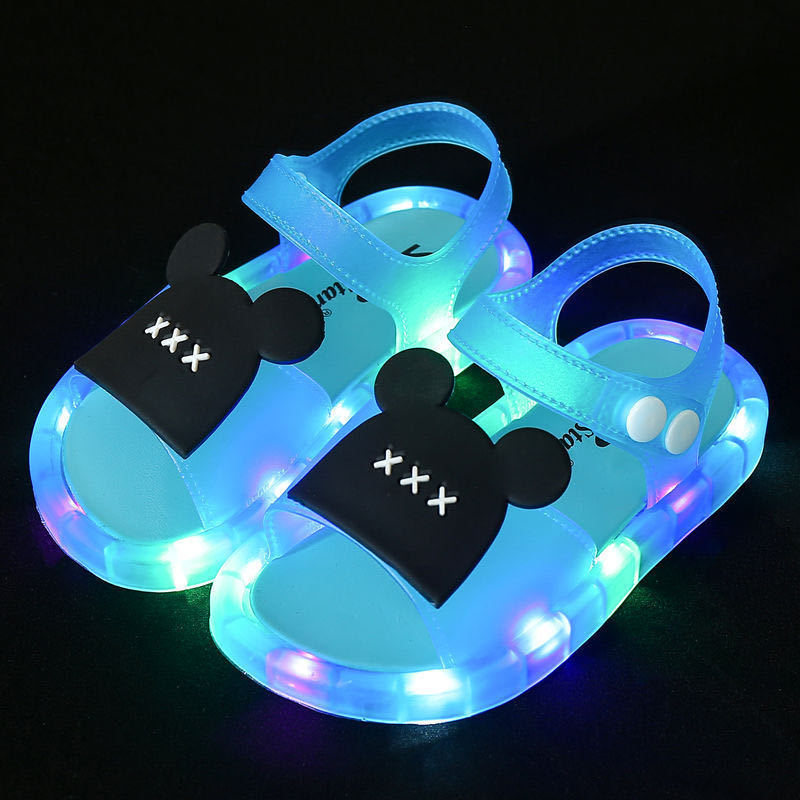 Slipper Footwear Luminous Jelly Summer Children's LED Slipper Girls Slippers PVC Non-slip Beach Sandals Kids Home Bathroom 220902