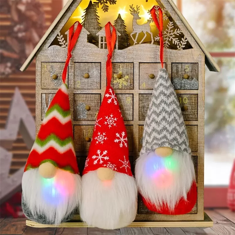 2023 Décorations de Noël LED colorée poupée tricotée avec moustache fête Gnomes pendentif vacances Plaid Snowflower Santa cadeaux maison cour arbre 2022 C0905