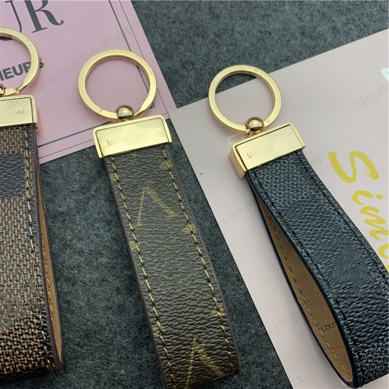 Fashion Brand Designer Keychain Classic Exquisite Luxury Car Keyring Zinc Alloy Letter Unisex Lanyard Metal Small Jewelry