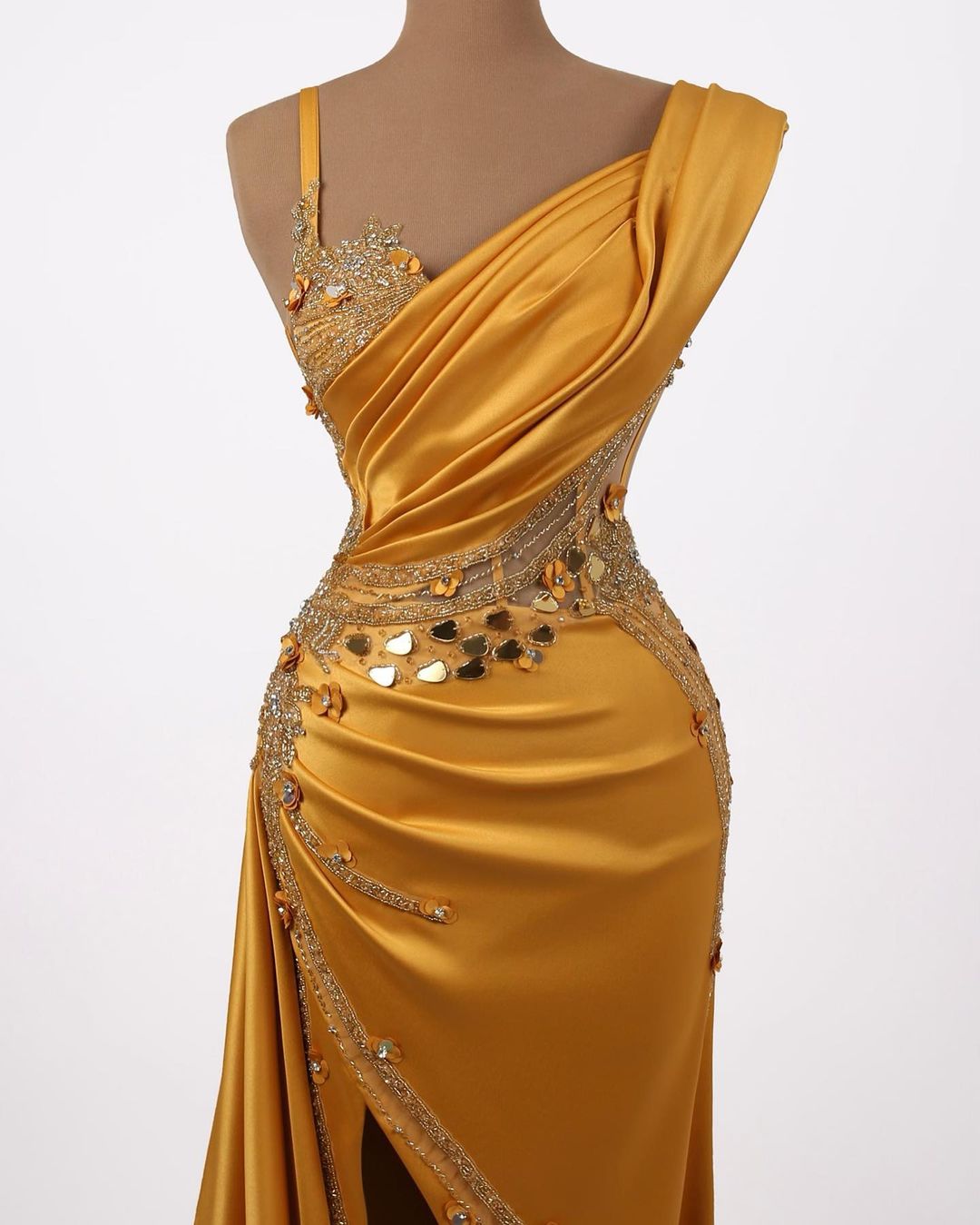 2022 Arabic Aso Ebi Gold Luxurious Prom Dresses Beaded Crystals Sheath Evening Formal Party Second Reception Birthday Engagement Gowns Dress ZJ730