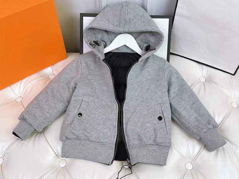 Kinderontwerper Down Coat Hoge kwaliteit 2022 Herfst- en winterstijl Dubbelzijdige jasjongens en meisjes Fashion Outswear White Eiderdown Warm Kinderkleding