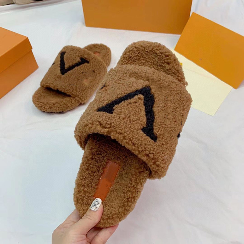 Femmes Slipper Winter Fur Slides Designer Sandals Girl Flats Fashion Letter Fashion Sliders Chaussures int￩rieures confortables avec bo￮te