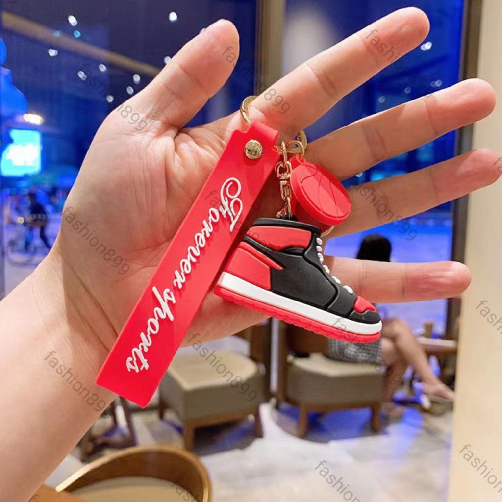 Basketbol Sneaker Ayakkabı Anahtarlıklar Moda 3D Mini Model anahtarlık Yaratıcı Trendy Marka Erkek Kadın Kolye Anahtarlık Aksesuarları Kişisel Hediye