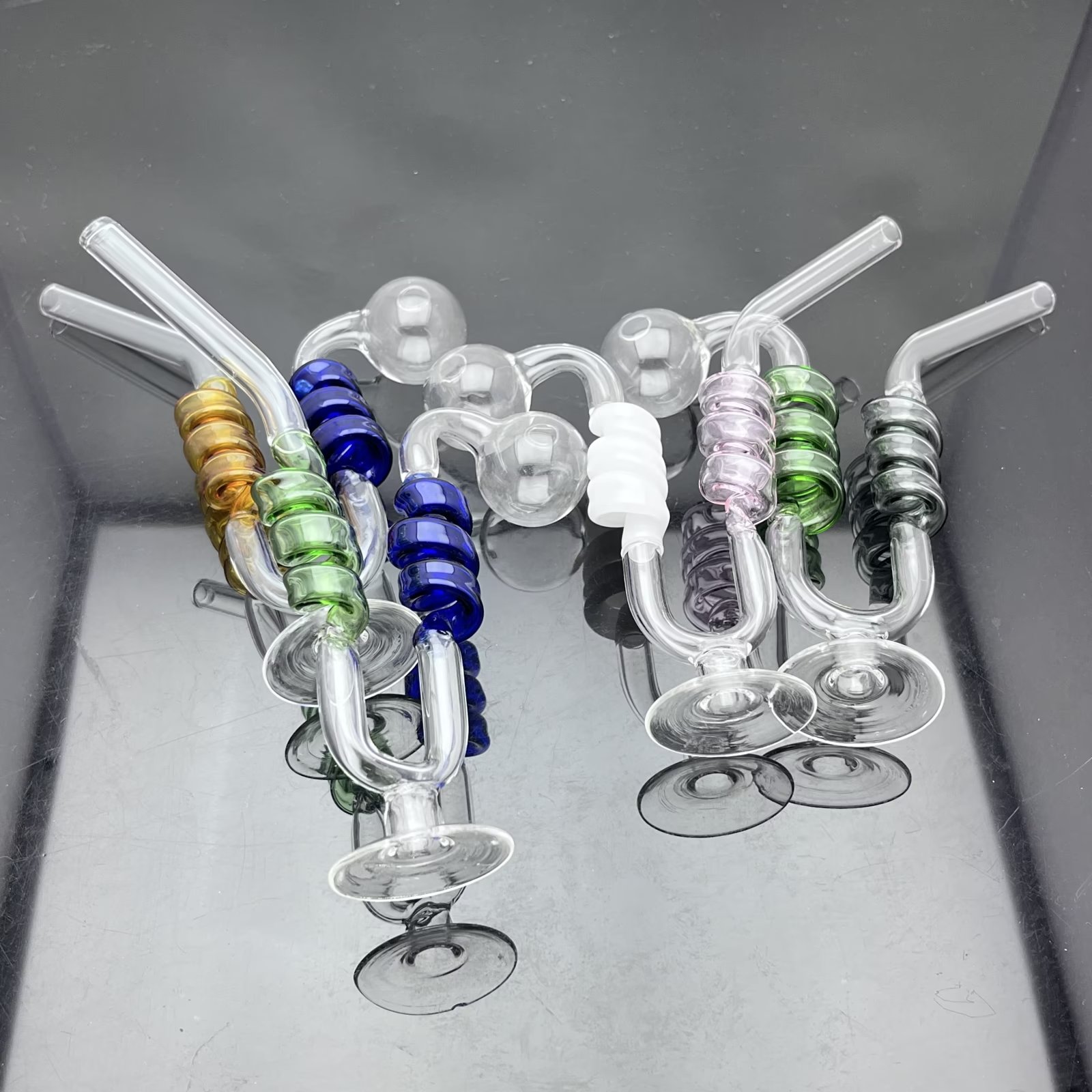 Pipes Male Joint Color Imbuto Ciotole Fumo Nuovo set di sigarette in vetro serpente multi spirale con base