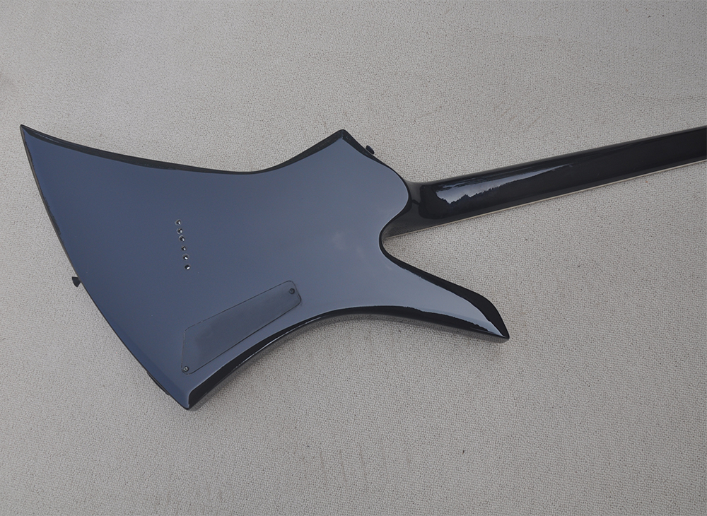 Schwarze E-Gitarre für Linkshänder mit Palisandergriffbrett. Kann nach Wunsch individuell angepasst werden