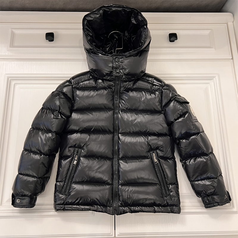 Vêtements de créateurs pour enfants Manteau en duvet Nouvel hiver Eiderdown blanc avec du pain épais pour bébé Collège Enfants Style court pour garçons et filles Veste étrangère