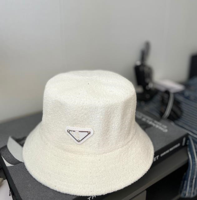 여성용 디자이너 타월 버킷 모자 2022 Winter New Fashion Fisherman Caps Black White Beach Sun Visor 모자 접이식 볼러 모자