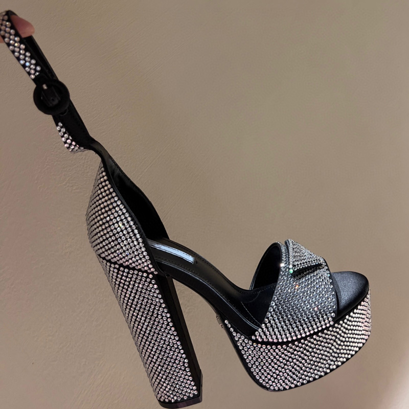 Sandálias de grife sandálias de strass Designers de luxo sapatos femininos de salto alto plataforma Clássico fivela de triângulo enfeitado Bombas de tira no tornozelo 14,5 cm de salto alto