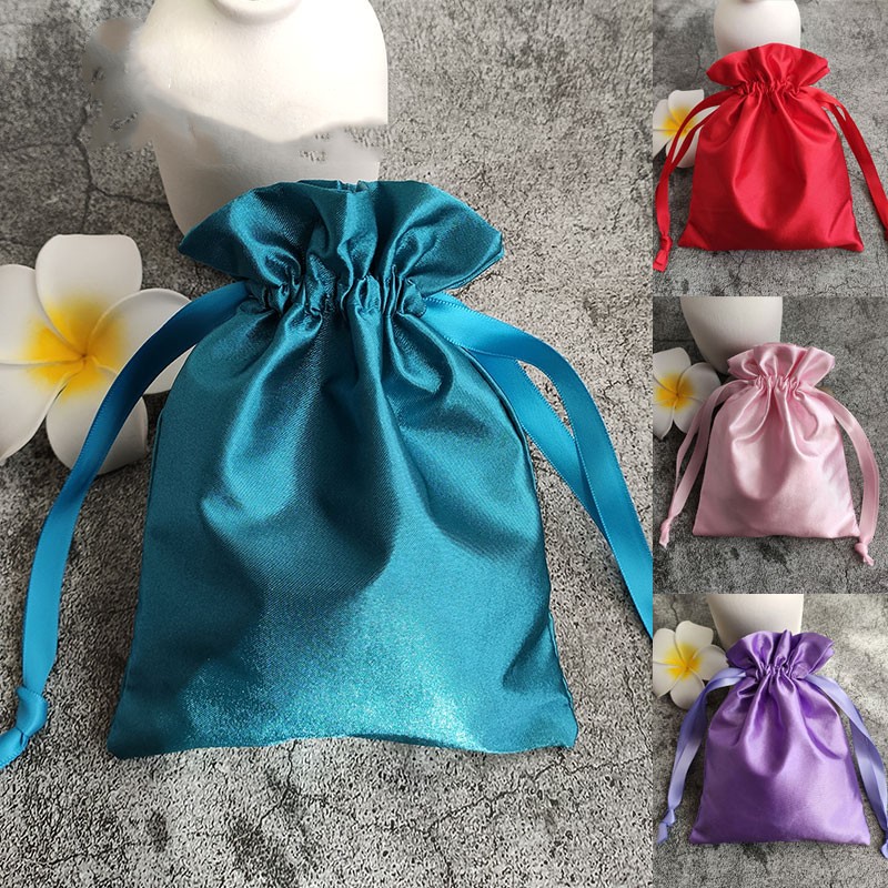 Plain Chinese Silk Satin Jewelry Pouch Coulisse Spezie Gift Packaging Bags Bustina perline Bracciale Storage Bag con foderato 4,72x6,3 pollici