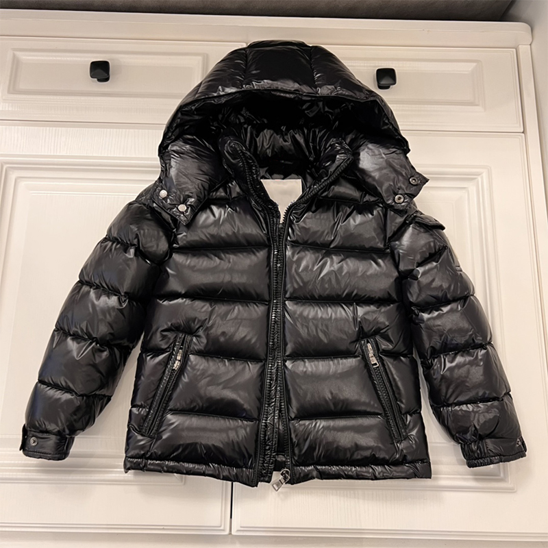 Vêtements de créateurs pour enfants Manteau en duvet Nouvel hiver Eiderdown blanc avec du pain épais pour bébé Collège Enfants Style court pour garçons et filles Veste étrangère