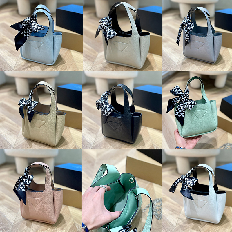 Neue Mini -Tasche Taschen mit Seidenschals Unterarmtaschen Clips Ladies Designer Leder Clutch Bag Handtaschen Geschenkbox für Frauen Geburtstag Jubiläum