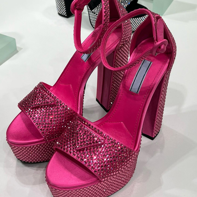 сандалии со стразами Роскошные дизайнерские женские модельные туфли на платформе и каблуке Классическая треугольная пряжка Украшенный ремешок на щиколотке Туфли-лодочки 14 см на высоком каблуке