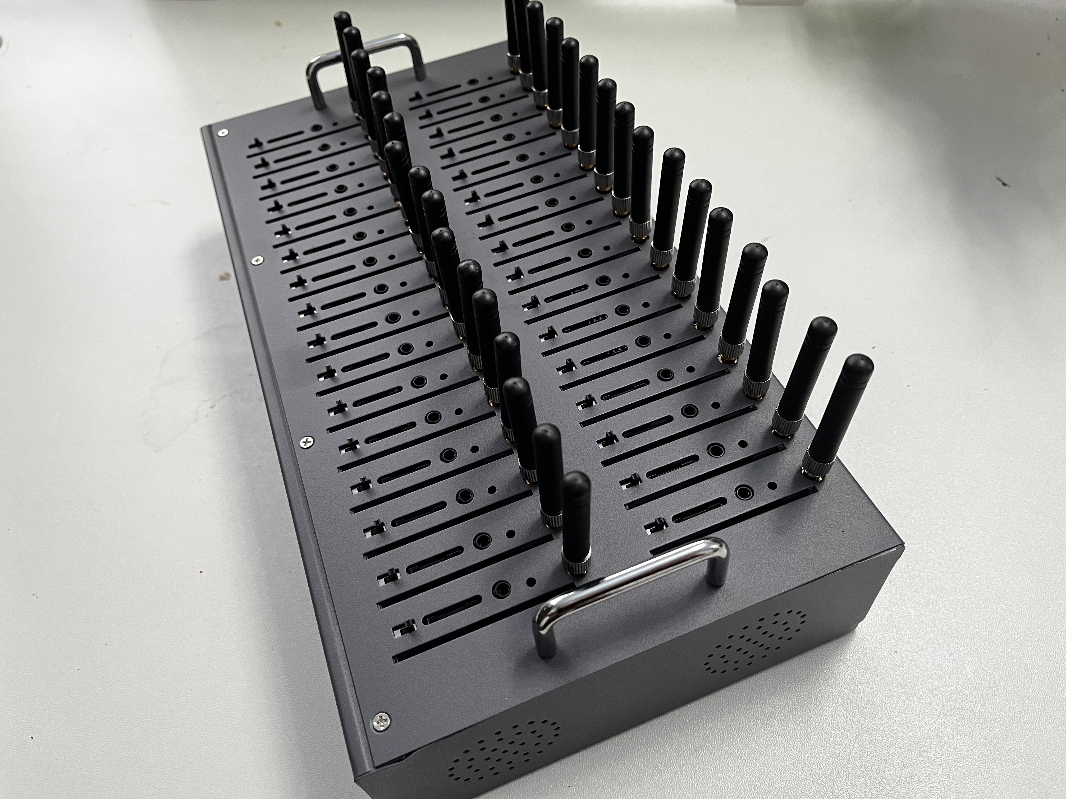 GSM Modem 32 Port SMS SMS wysyłanie API HTTP SMS -em Blast Machine dobra cena