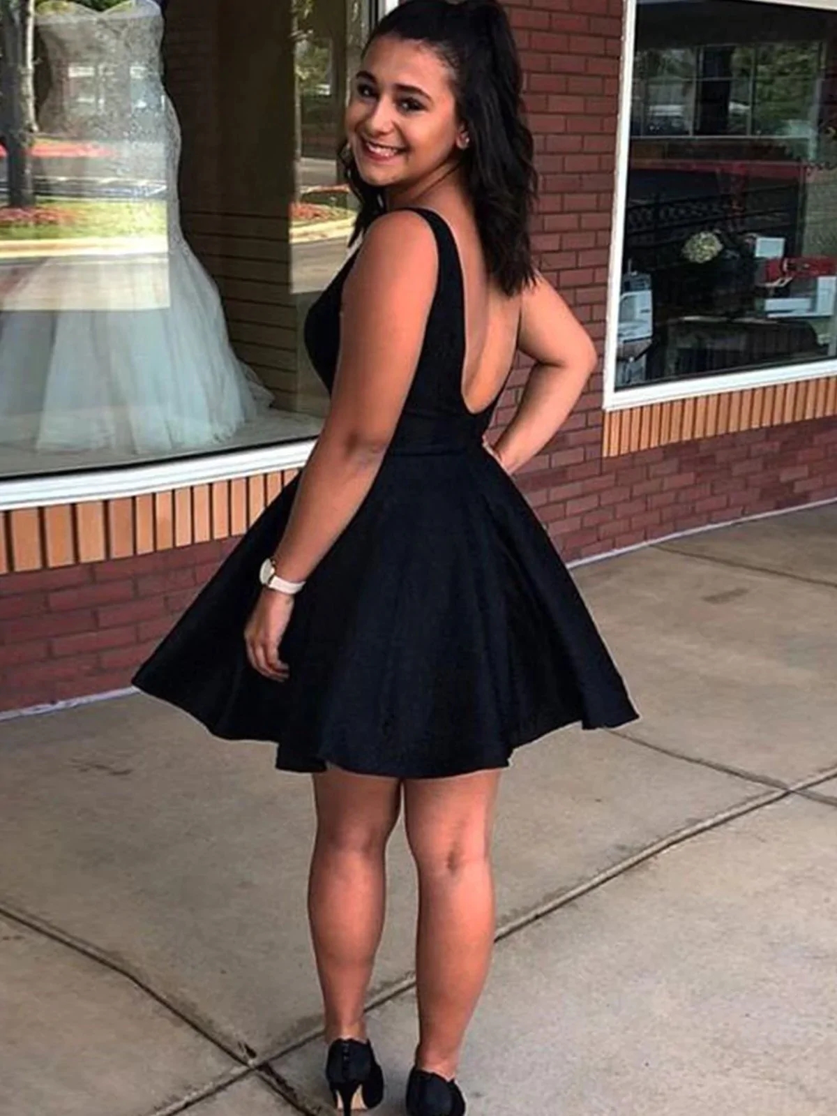 Black V Neck Satin A Line Homecoming Dresses Ruched Mini Short Prom Party Cheap Shory Prom Gowns