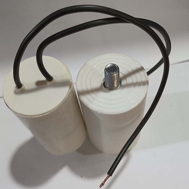 A due righe con bullone piccolo condensatore in esecuzione CBB60 Vendite dirette di fabbrica