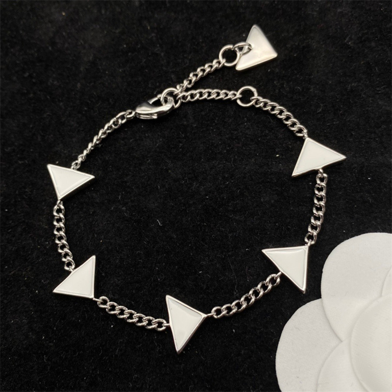 Luxurys Fashion Necklaces Designers Brands Jewelry Classic Casual Silver Necklace For Womens Fancy Dress Wedding Party Jewellery G243g