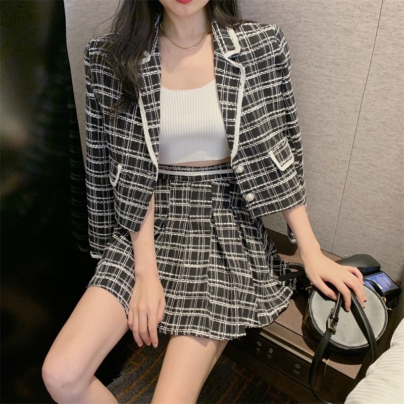 Robe Deux Pièces Chic Plaid 2 Pièces Ensemble Mignon Col Rabattu Candigs Veste Perles Bouton Manteau Court Femmes Aline Jupes Plissées 220906