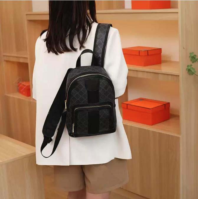 Classic Backpack Style Luxury Designer Totes Lady Fashion Handbags Two Shoulder Straps Bags Letter Aipper 30cm Women Plain Interior Compartment Coin Purse Wallets