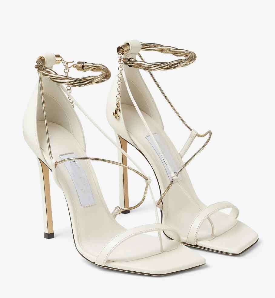 패션 여름 Olesia Sandals Shoes 여자 금색 체인 뾰족한 발가락 나파 가죽 검은 흰색 오리아나 레이디 파티 드레스 웨딩 섹시 펌프