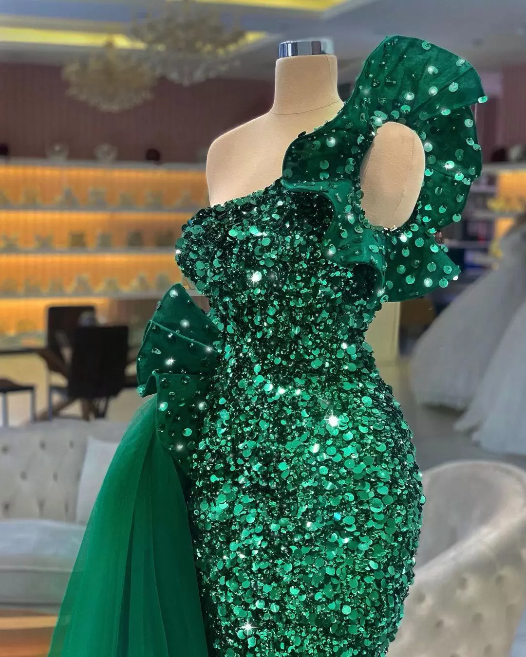 Vestidos de noche de sirena de color verde oscuro Lentejuelas brillantes de un hombro Terciopelo Tul Hasta el suelo Vestido de fiesta Vestido formal por encargo