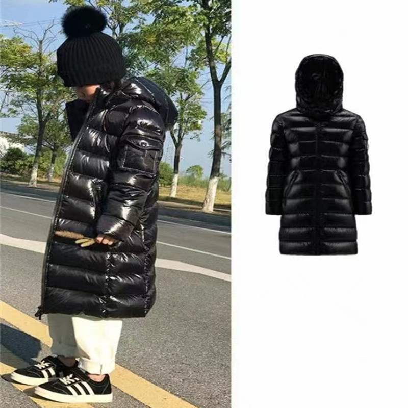 Mommy와 Me Matching Down Coat Fashion Winter Kids 디자이너 옷 긴 스타일 따뜻한웨어 긴 소매 후드 재킷 여자 의류