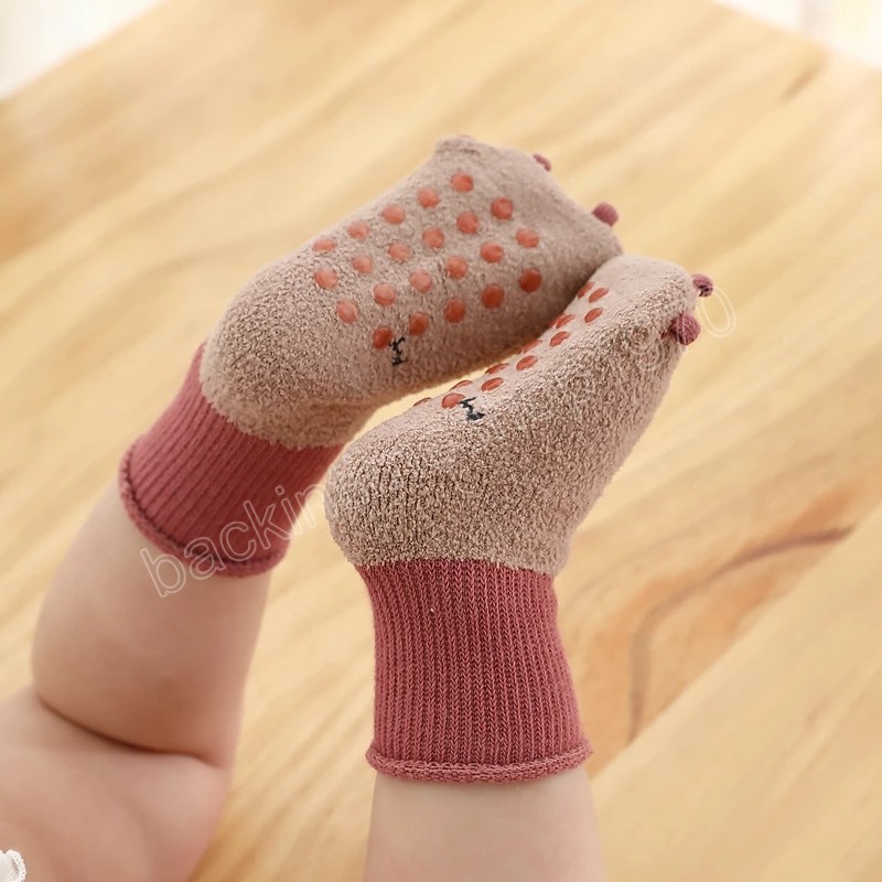 Cartoon Bear Paw Baby Socks Coral polar miękki gumowy przeciw poślizgowe skarpetki podłogowe dla dzieci dziewczęta zagęszcza ciepło zimowe skarpetki