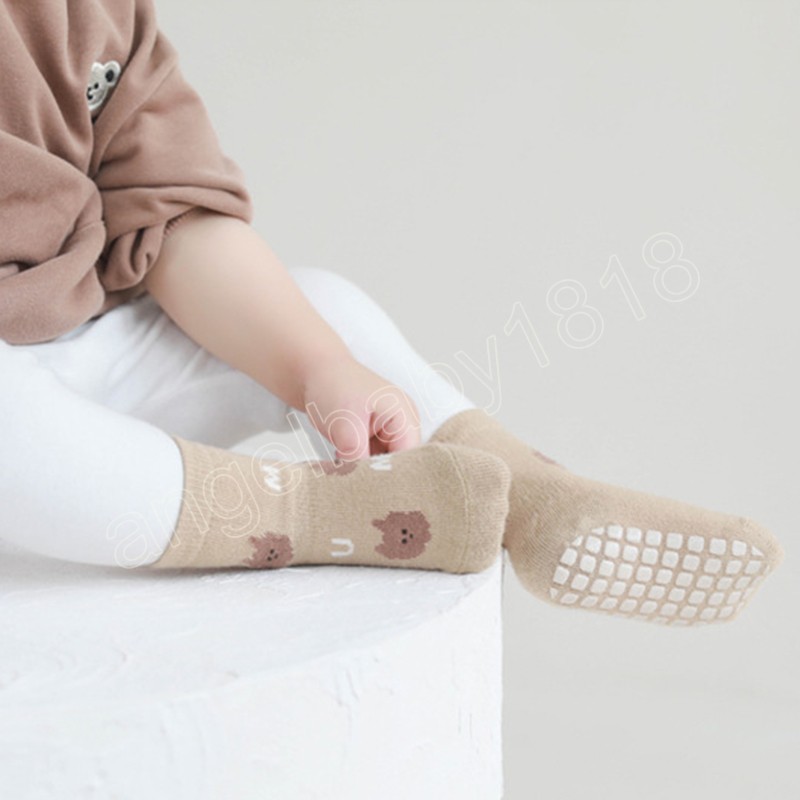 Calcetines de otoño invierno para bebé, calcetines antideslizantes de algodón peinado para bebés, calcetines de suelo para niños pequeños, calcetín de dibujos animados para recién nacidos