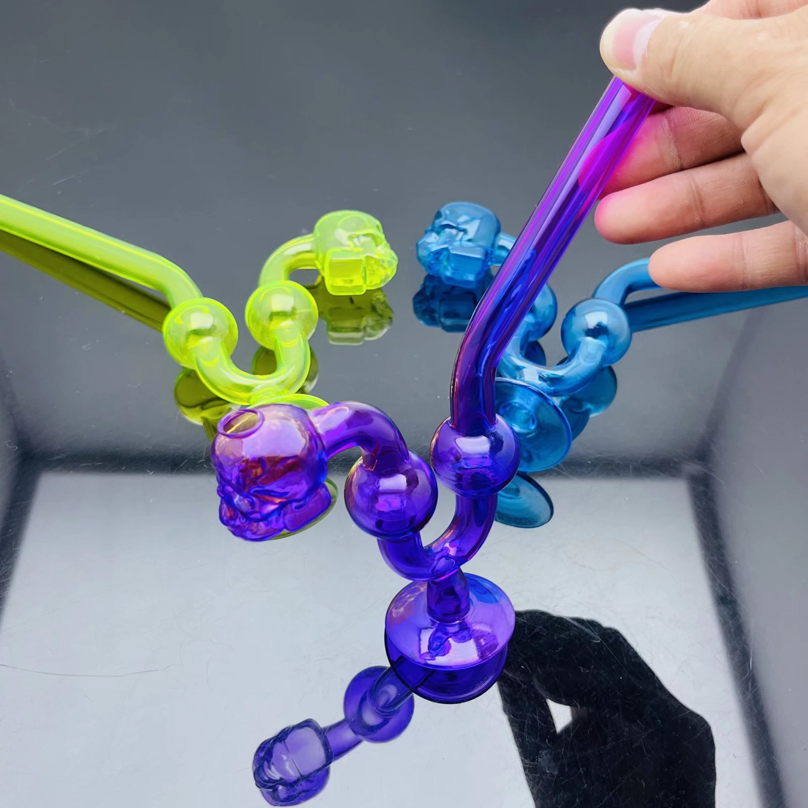 Bol en verre tuyaux mâle Joint couleur entonnoir bols fumer nouveau tuyau en verre en forme de serpent coloré avec base