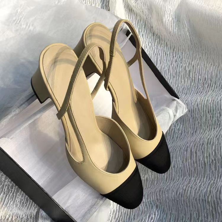 Sandali classici da donna di design di lusso in pelle con tacchi alti moda C scarpe da festa