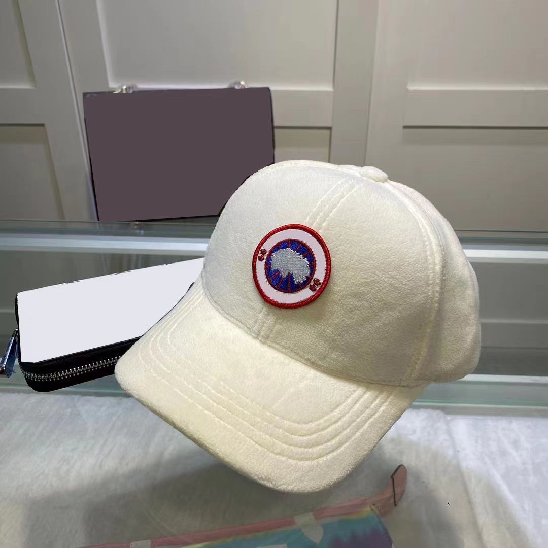 Gorra de béisbol de diseñador popular en Canadá Letra de ganso Gorras de béisbol El material de terciopelo es cómodo y transpirable es Complimenta279Q