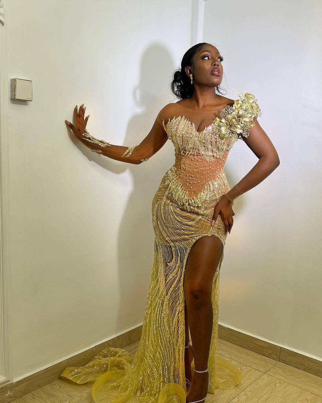 2022 ￁rabe Aso Ebi Gold Mermaid Prom Vestidos de renda de laca Sexy Evening Festa formal de segunda recep￧￣o Vestidos de noivado de anivers￡rio ZJ104