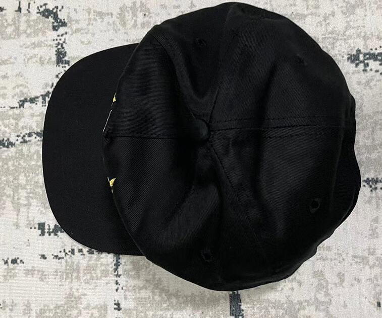 Classico cappello regolabile ricamato da uomo da donna alla moda casual berretto da baseball di alta qualit￠ con tag