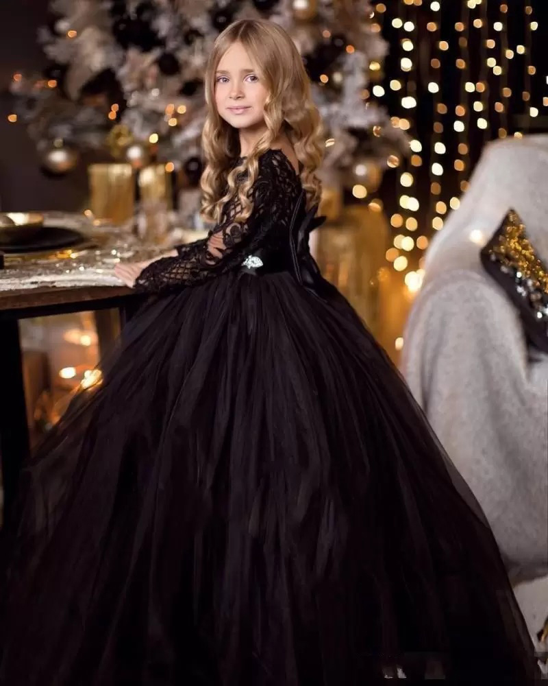 Nowa tania czarna suknia balowa dziewczyny suknie na konkurs piękności koronkowe długie rękawy kryształowy pas łuk księżniczka tiul Puffy dzieci kwiat dziewczyny suknie urodzinowe