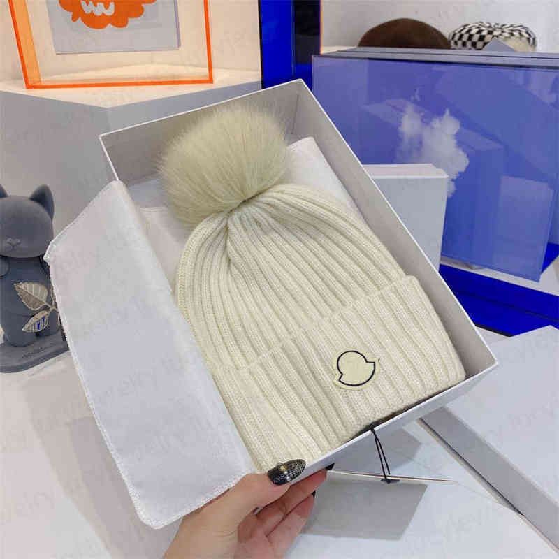 BeanieSkull Caps Designer Skull Caps Fashion Fax Fur Pom Beanie Breathable Keep Warm Cashmere Hat for Man Woman Highqual2740427