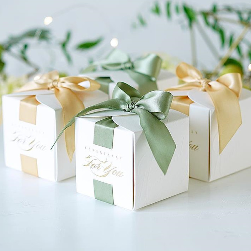 Cadeau Wrap Haut de gamme Faveurs de mariage Boîte-cadeau Boîtes de bonbons pour le baptême Baby Shower Anniversaire Fournitures de fête d'anniversaire Titulaires d'emballage avec ruban 220913