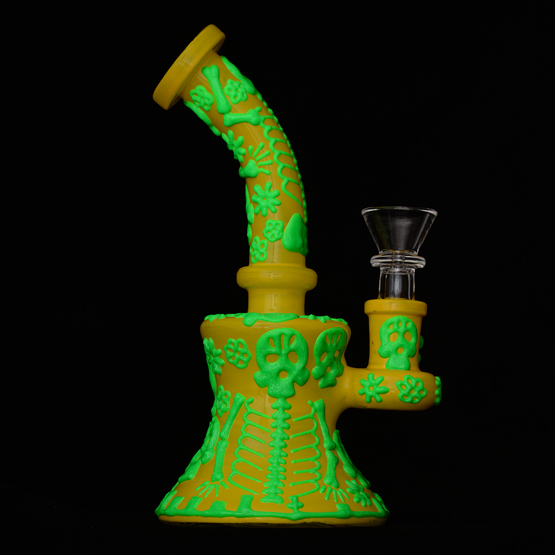 Glöd i Dark Halloween Glass Bongs Hookahs Mini Small Oil Dab Rigs Bägare duschhuvud percolator Eye Handcraft Vattenrör 14mm fog med skål