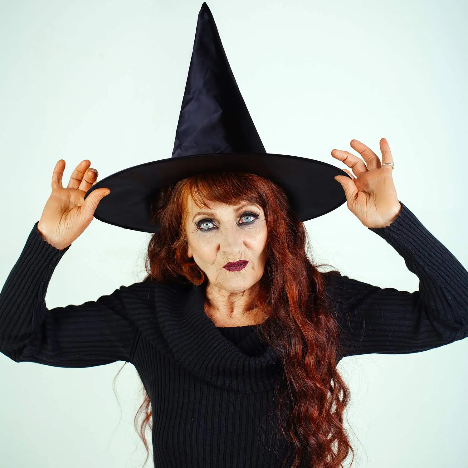 Accessorio il costume da strega di Halloween Witch Hat il nero con uomo e donna