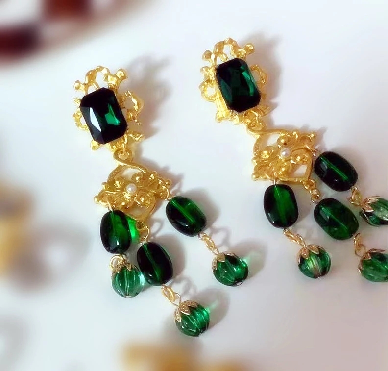 Dangle & Chandelier Retro Baroque Style Statement Green Crystal Tassel Drop Dangle Earrings For Women 2022 New Pendientes