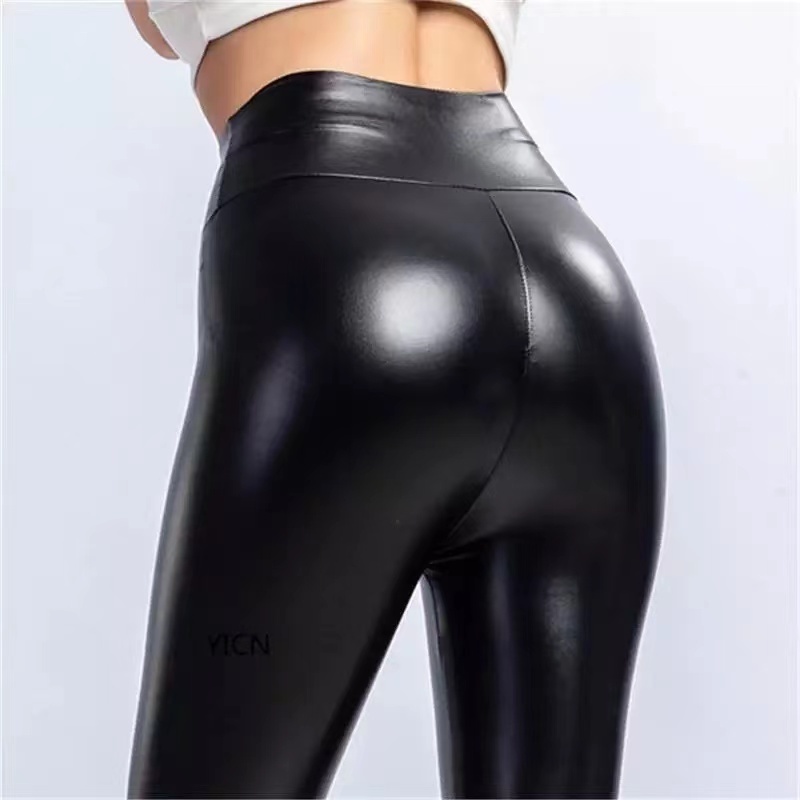 Leggings da donna Primavera Faux Pu Leather Velvet Warm Leggings senza cuciture Push Up Donna Sexy Legging Pantaloni femminili Pantaloni sportivi a vita alta Abbigliamento 220914