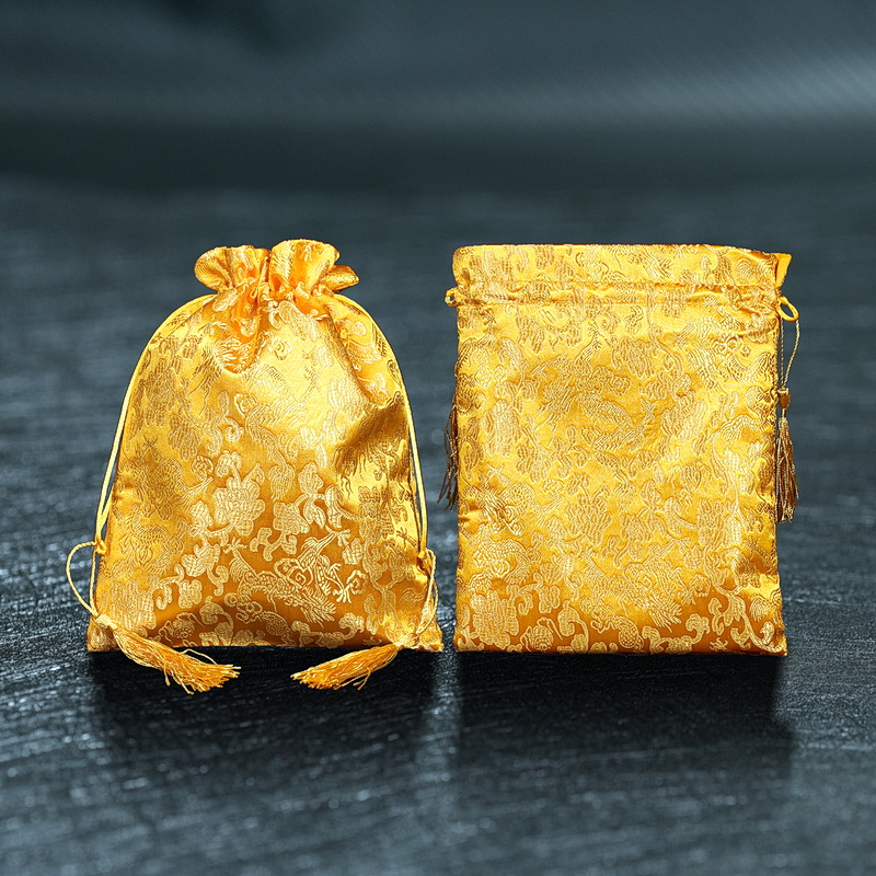 Sacs cadeaux de bijoux en brocart de soie de dragon chinois jaune personnalisé pochettes d'emballage en satin à cordon sac de rangement de fleurs séchées d'épices de lavande 20 x 26 cm