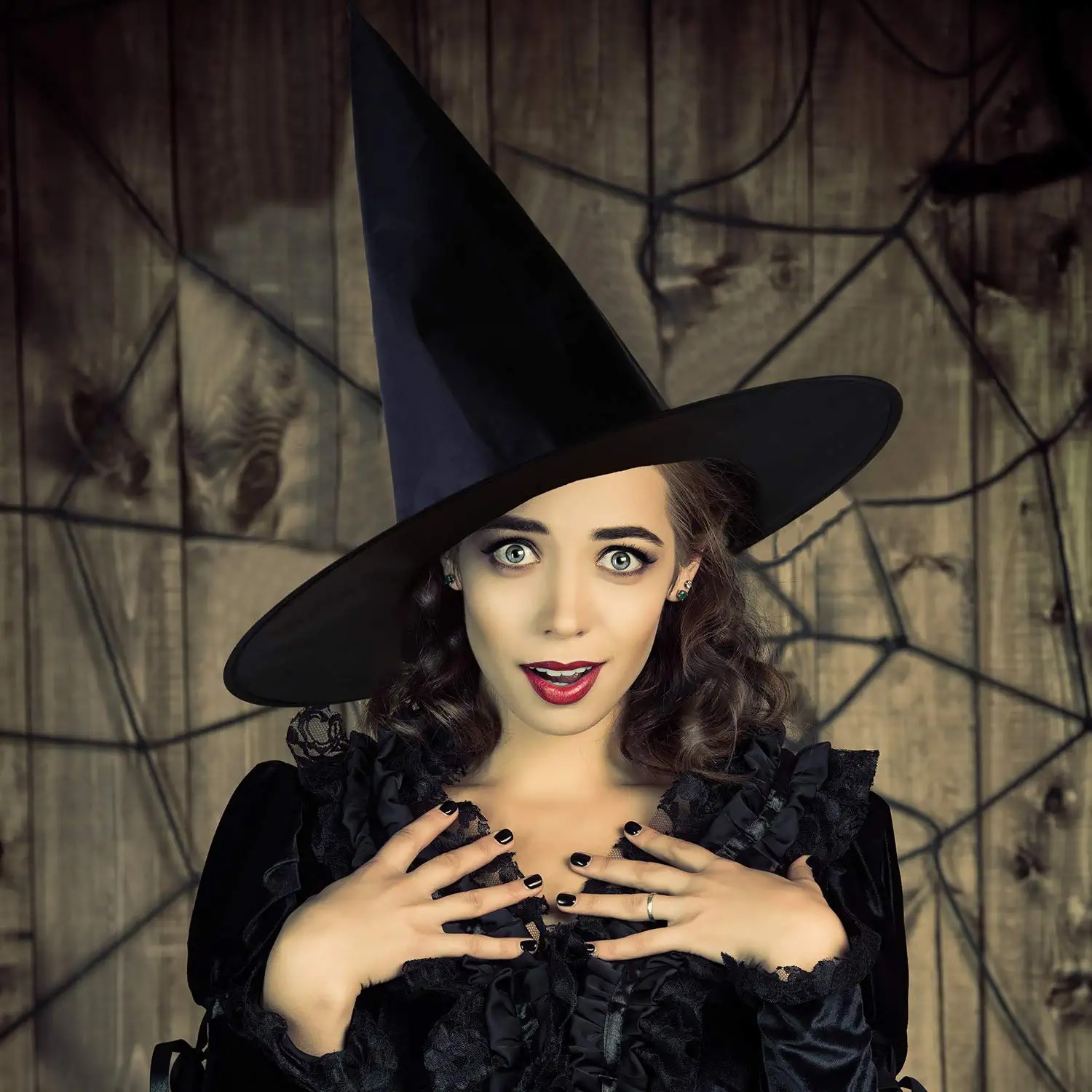 Accessorio il costume da strega di Halloween Witch Hat il nero con uomo e donna