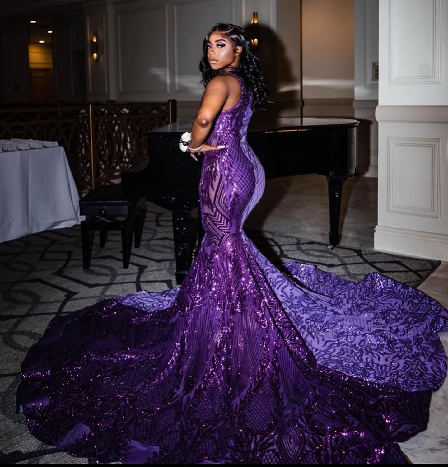 Lavender Mermaid Lace Evening Dresses Sequined Prom Gowns Two Colors Sheer Bateau Neckline Sweep Train Sequined Formal Dress
