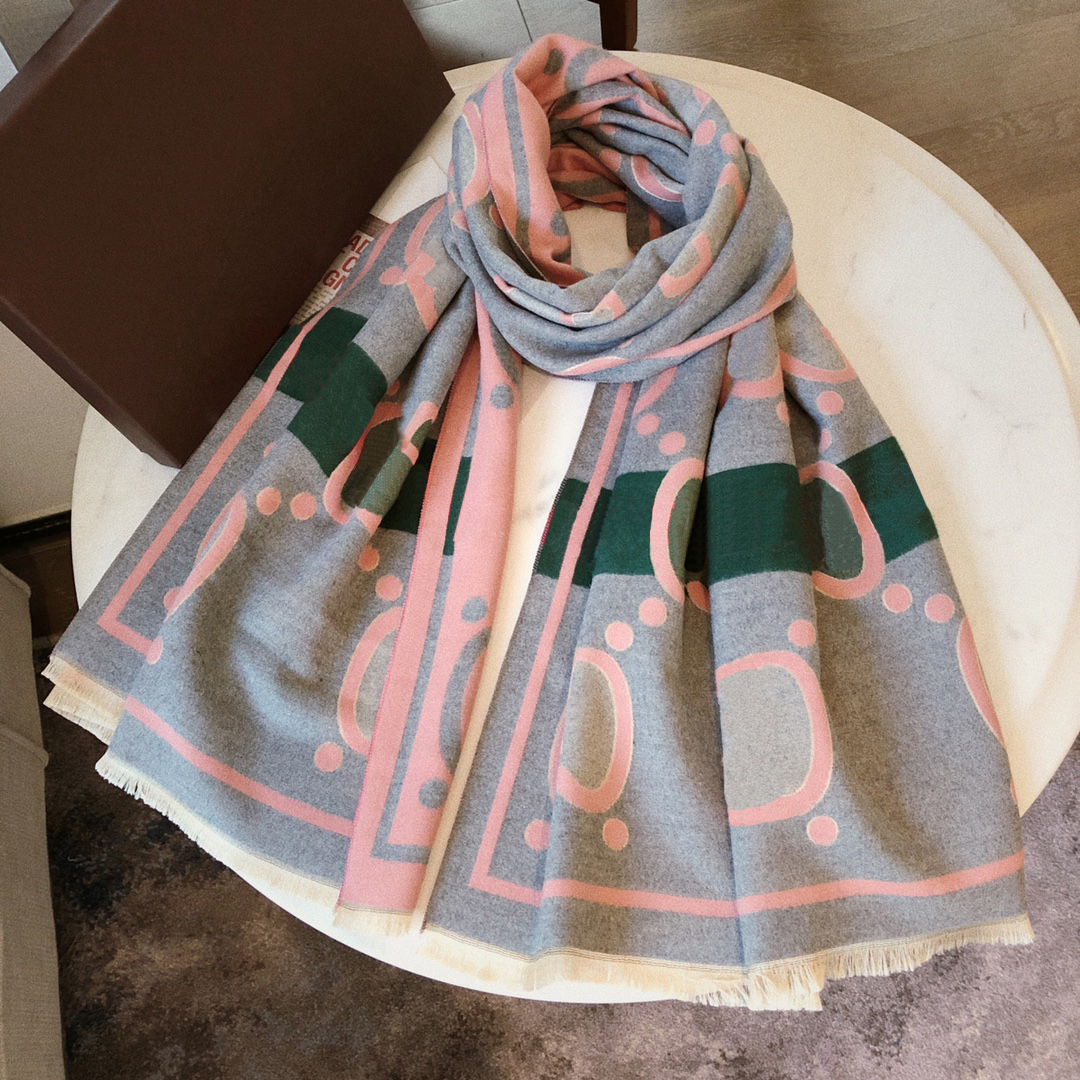 デザイナーLuxurys Scarf Classic Alphabet Cashmere Shawl Design Temperamament Versatile Fashion Women Scarfs Valentine039s Day GIF5203919