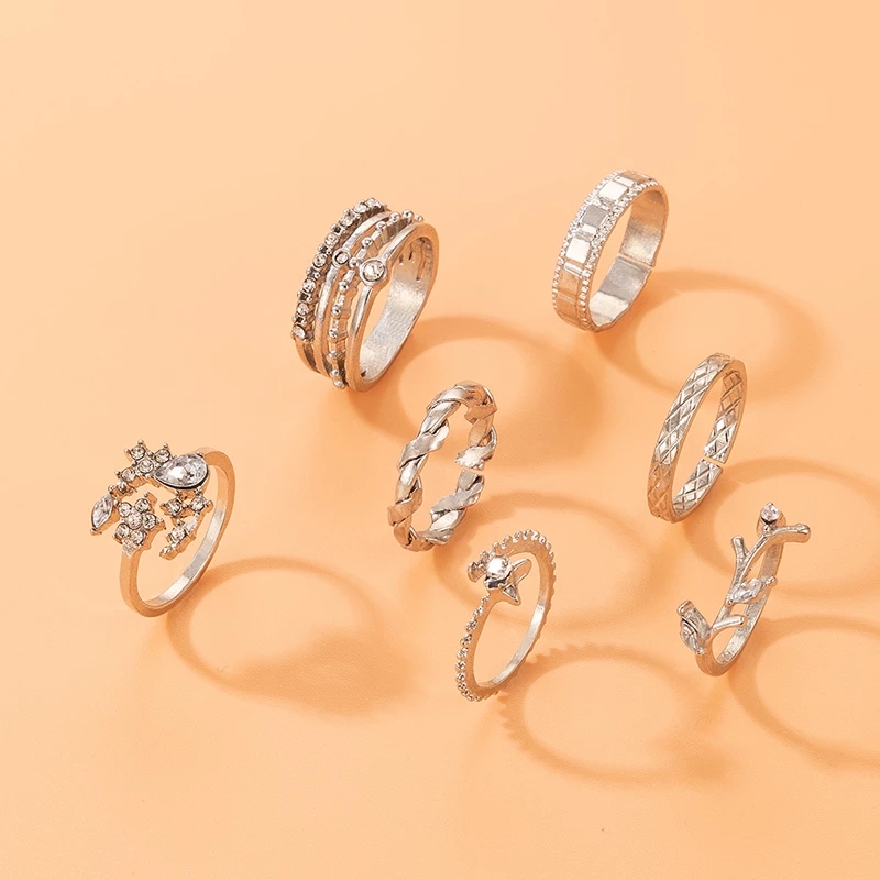 Luxus kreative Kristallblätter Wein Ring für Frauen charmante hohle Blumen Silber Farbe Geometrie Schmuck Geschenke