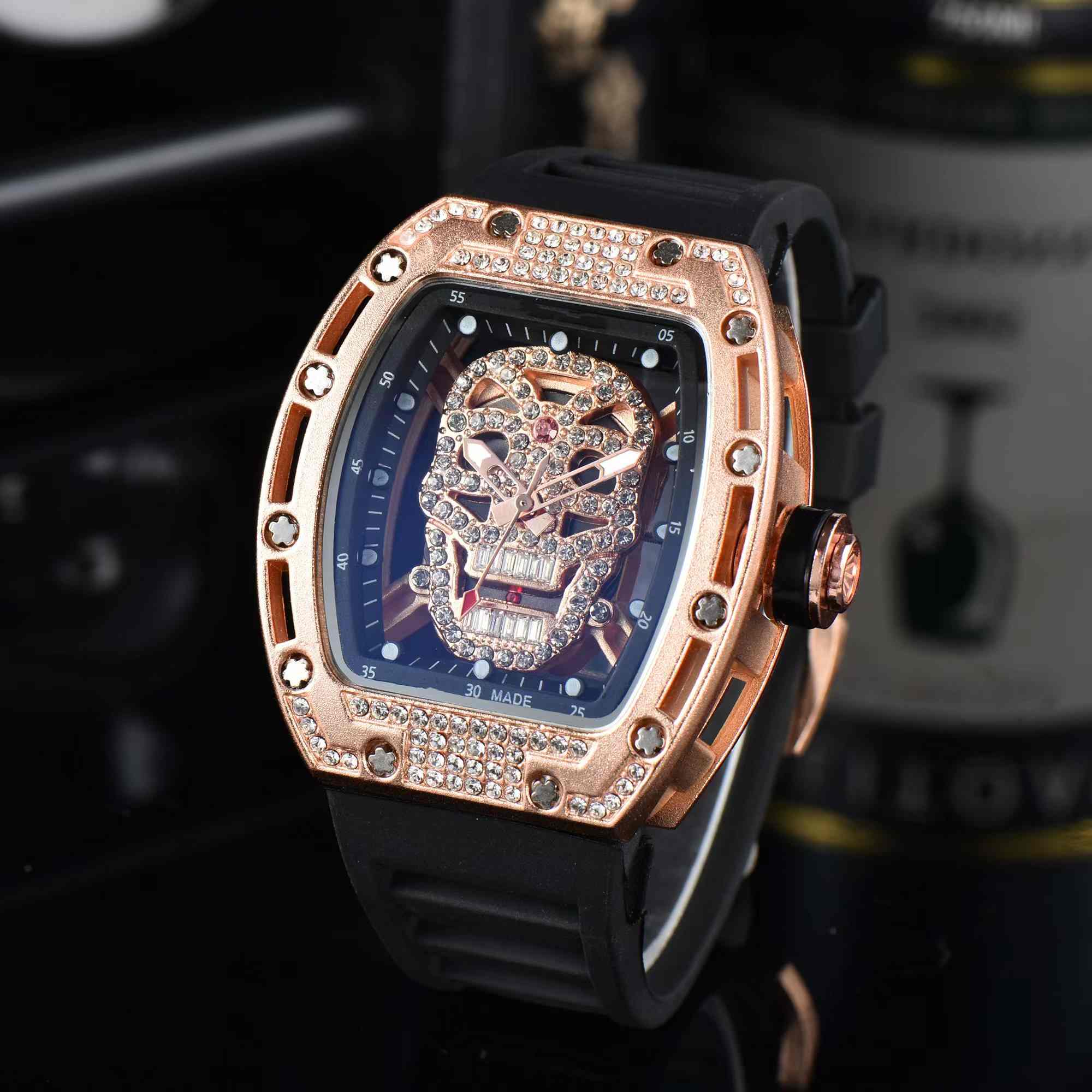 Lag Nytt lyxvarumärke Watches Men's Diamond Leisure Woman titta på rostfritt stål Silikonkvarts armbandsur Relogio Factory Sal295k