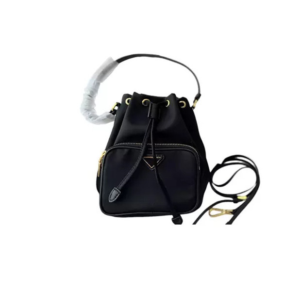 Bag w wiadro Kobiet designerka nylonowa torebka mini tote małe luksusowe ramię w torbie crossbody worki panie nano torebki 279h