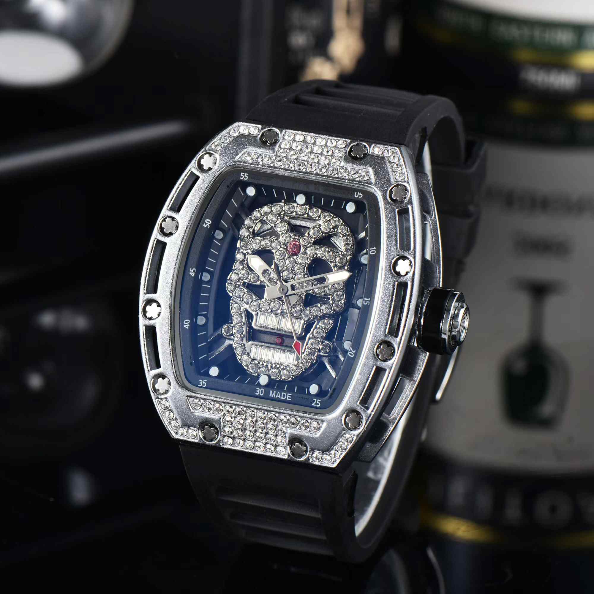法律新しい高級ブランドウォッチメンズダイヤモンドレジャー女性ウォッチステンレススチールシリコンクォーツ腕時計レリロジオファクトリーSAL2811