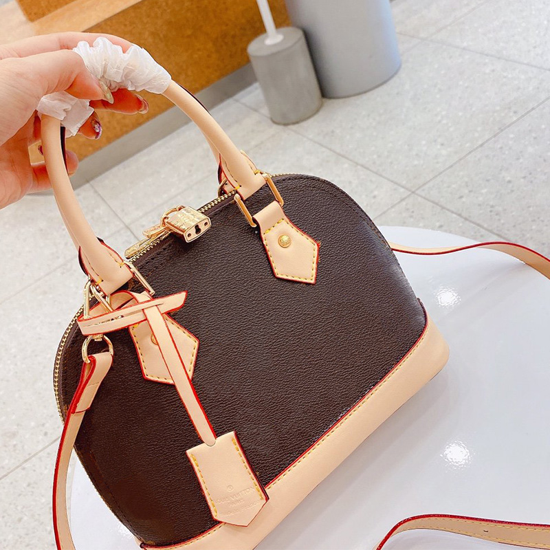 Alma BB 쉘 가방 고급 디자이너 핸드백 여성 숄더백 핸드백 키 잠금 어깨 끈 포함
