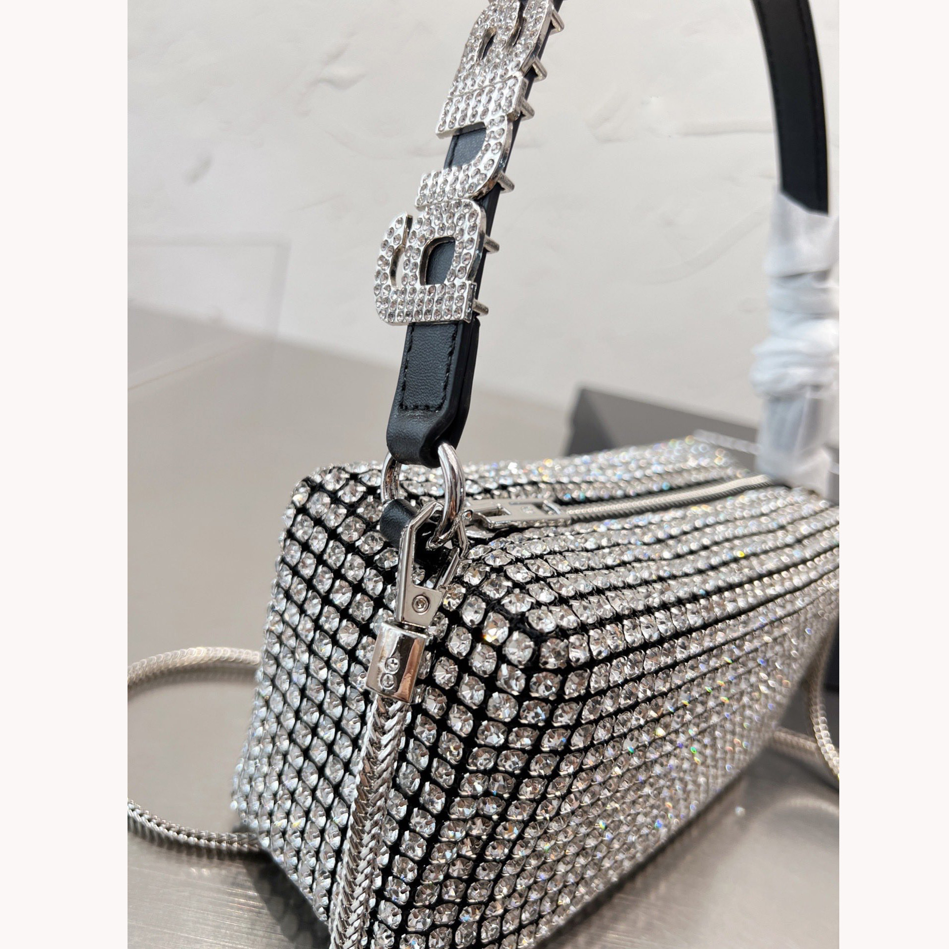 Sacs à bandoulière Designer Sac fourre-tout Diamants brillants Style populaire Sac à bandoulière 5A Tendance de la mode de qualité bon match très beau beau cadeau